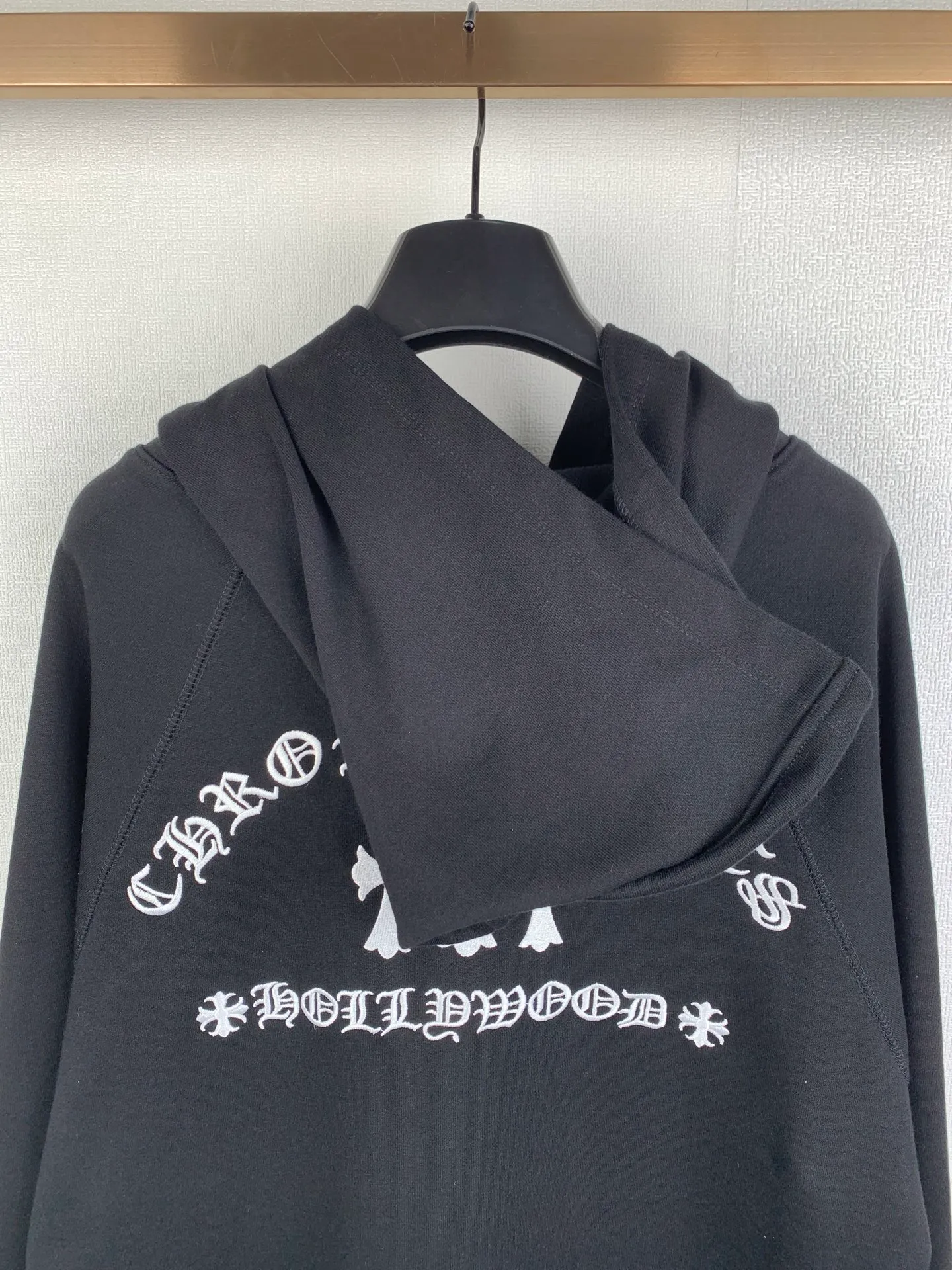 P480 Chrome Hearts 25SS solid color hooded embroidered letter sweatshirt, genuine product purchased and developed by 22939, 420g 100% cotton combed cotton fabric, 440g 1*1 matching high-end fashion brand rib, fabric wash, imported embroidery, customized 1:1 leather strip, customized 1:1 nameplate, customized 1:1 zipper, customized 1:1 trademark, loose version Size: S M L